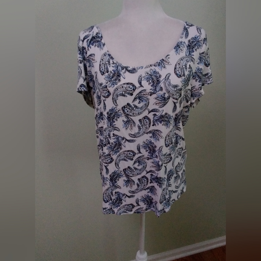 2/$15 WHBM Paisley Short Sleeve T Shirt